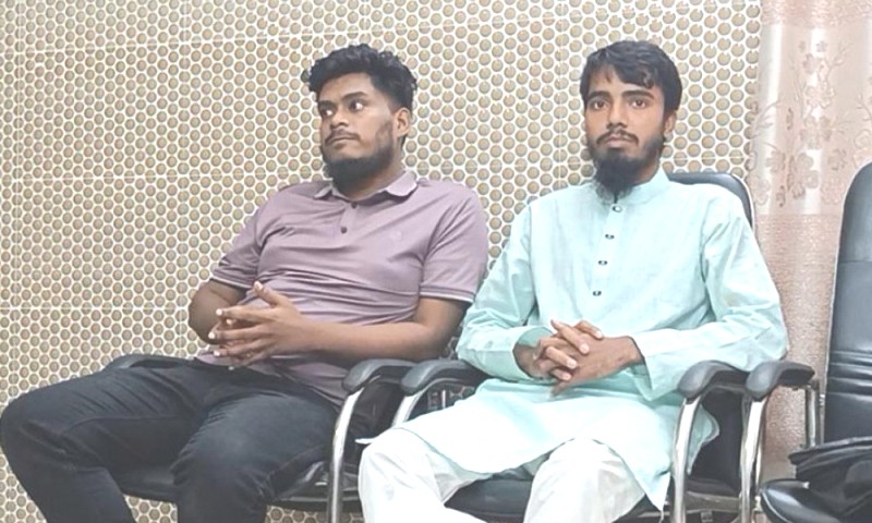 ৩ কোটি টাকার বিল তুলতে গিয়ে হাতেনাতে ২ শিক্ষার্থী আটক
