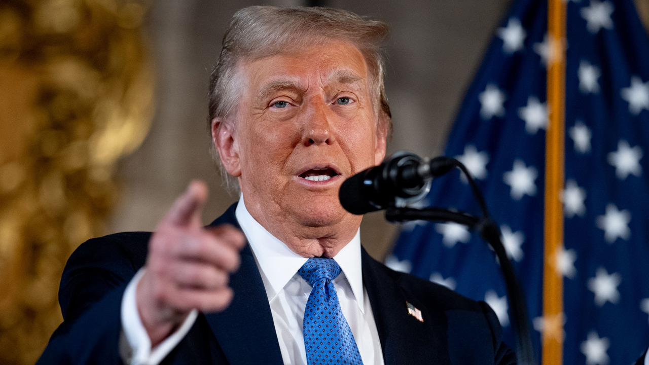 ইরানি শাসকদের হত্যা করা ‘খুবই সম্মানজনক’ কাজ: ট্রাম্প