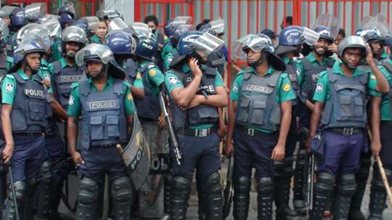 জুলাই-আগস্ট বিপ্লব: আতঙ্ক হতাশায় পুলিশ