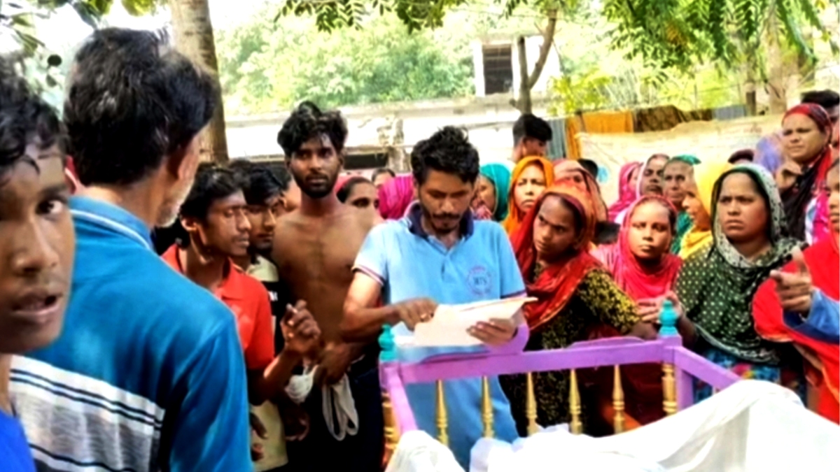 সুদের টাকা আদায়ের জন্য লাশের দাফন আটকে দিলেন, এলাকাবাসীর ক্ষোভ