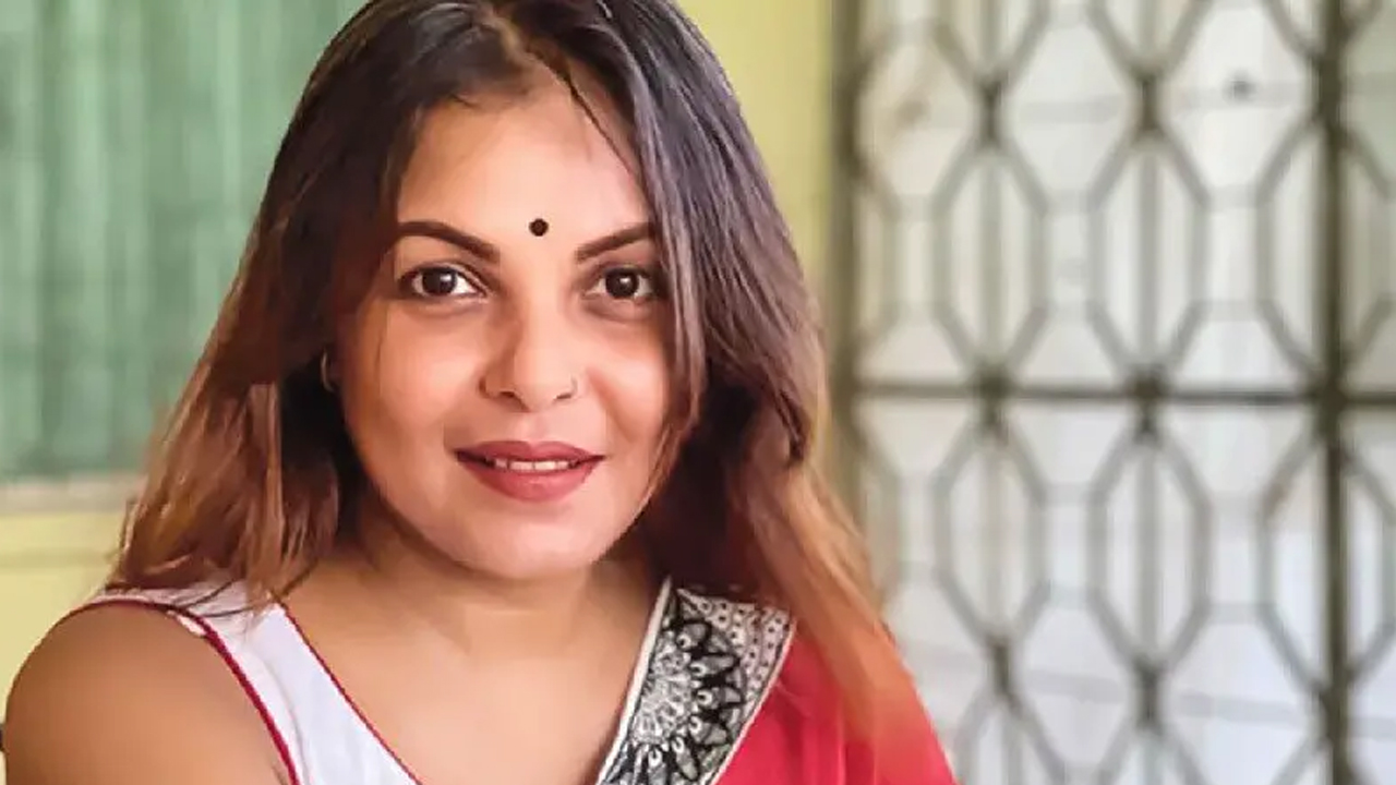 ফের জুলাই আন্দোলনকে ব্যঙ্গ করে শাওনের পোস্ট, নেটিজেনদের ক্ষোভ