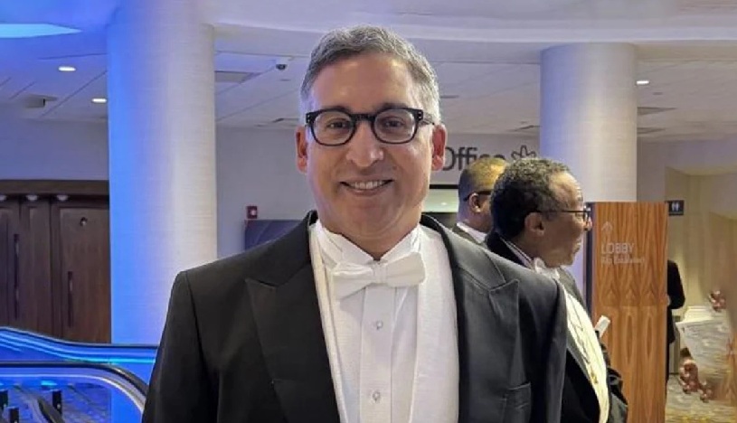 ট্রাম্পের শুল্কনীতি বাতিলের পেছনে কে এই ভারতীয় বংশোদ্ভূত?