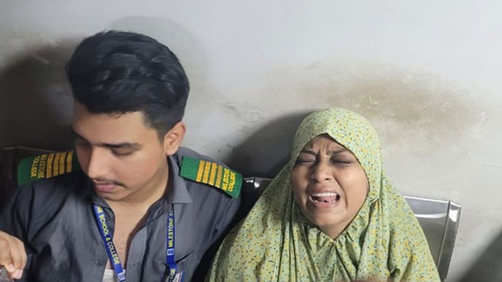 ‘আমার মেয়ের কষ্ট সহ্য করতে পারছি না’