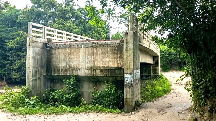 টাঙ্গাইলে ৪ কোটি টাকায় ব্যয়ে নির্মিত সেতুর নেই সড়ক সংযোগ