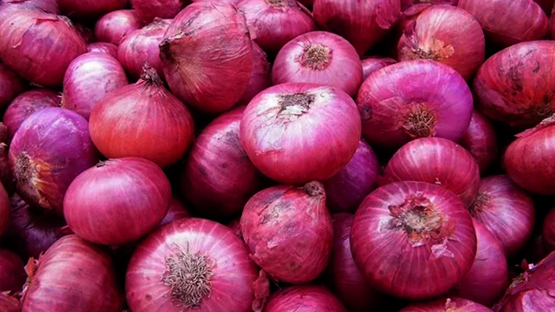পিয়াজের দাম দুই দিনে কেজিতে বাড়ল ৩৫ টাকা