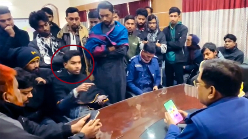 থানায় বসে ওসিকে হুমকি দেয়া বৈষম্যবিরোধী সেই নেতা আটক