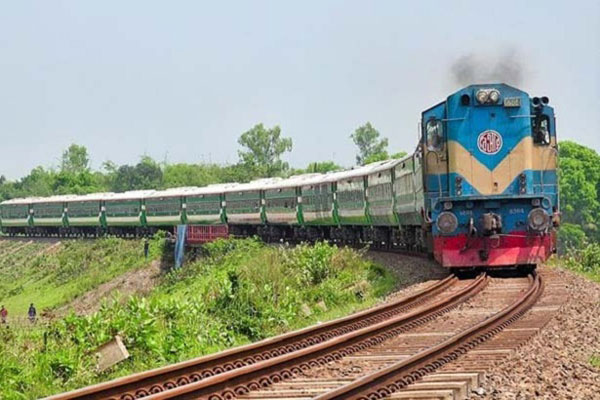 যানজট এড়াতে গাজীপুর-ঢাকা রুটে ট্রেন চলাচল শুরু