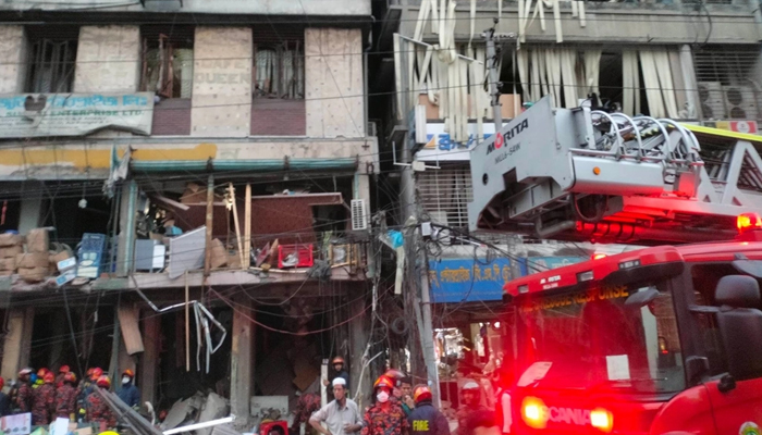 গুলিস্তানে বিআরটিসি কাউন্টারের পাশে বিস্ফোরণে নিহত ১১, আহত শতাধিক