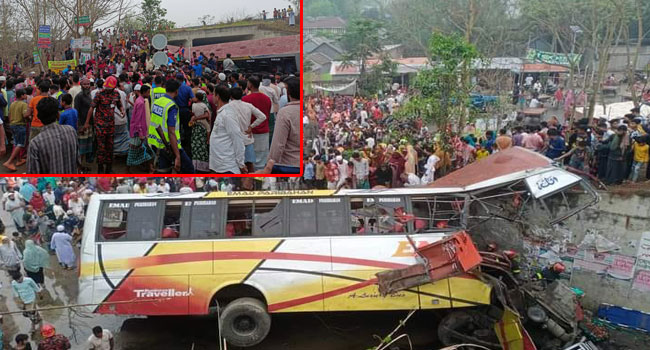 খুলনা থেকে ছেড়ে আসা বাস খাদে, নিহত বেড়ে ১৬