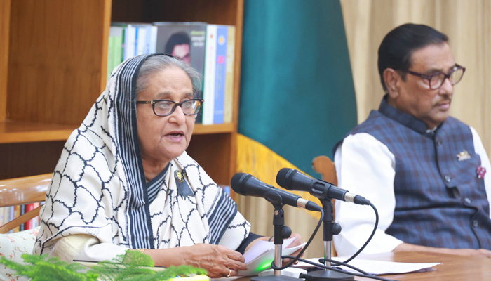 দাম কমলে ডিম সেদ্ধ করে ফ্রিজে রাখতে বললেন প্রধানমন্ত্রী