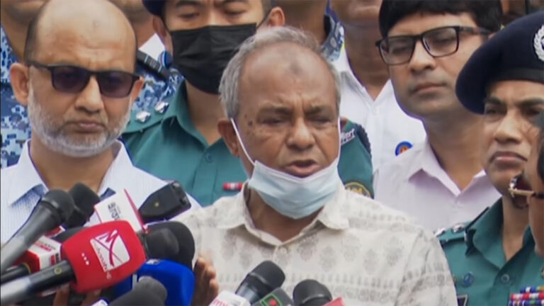 মালয়েশিয়া থেকে ফেরত ৩ প্রবাসী জঙ্গি নয়: স্বরাষ্ট্র উপদেষ্টা